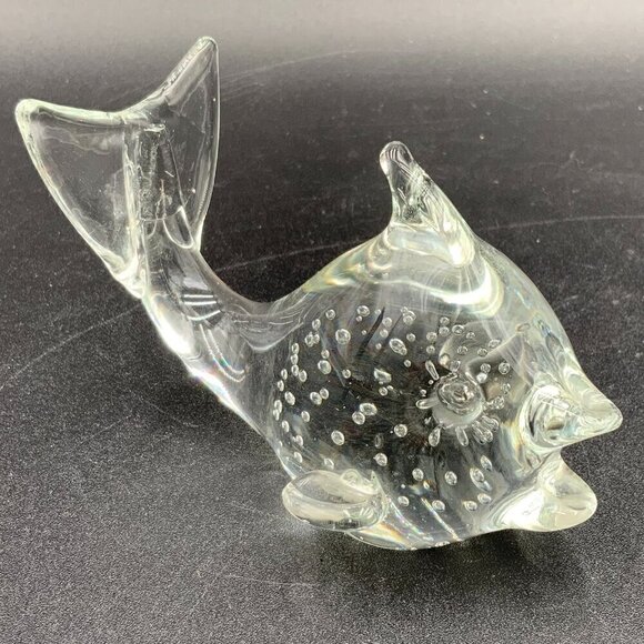 Art Glass Fish Clear Glass with Controlled Bubbles Paperweight - Picture 1 of 7